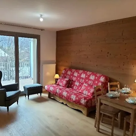 White Pearl Apartment *